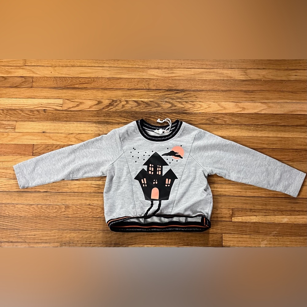 Truly me size 4 Haunted House Halloween crewneck
